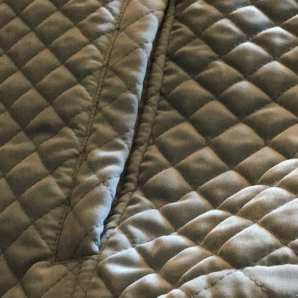 Vest - Picture 3 of 3